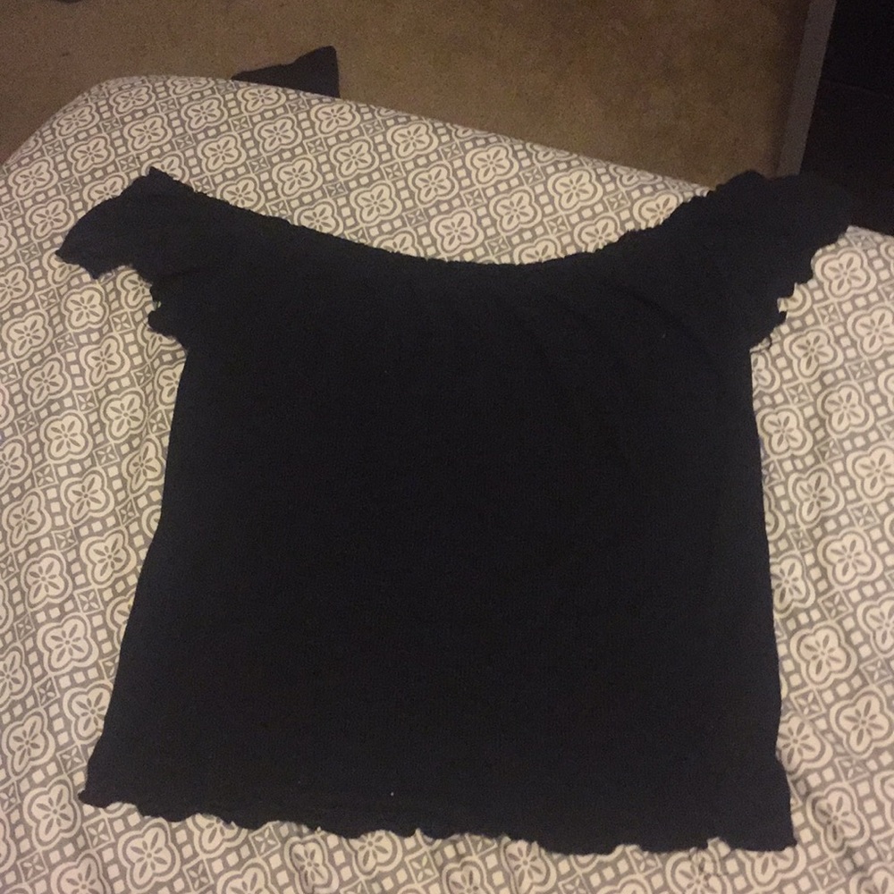 Black ribbed shirt